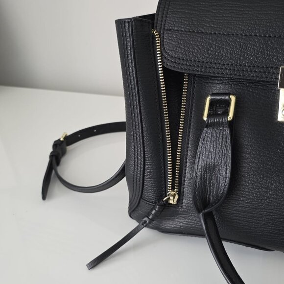 BLACK SATCHEL PURSE!  Like New! - Picture 2 of 16